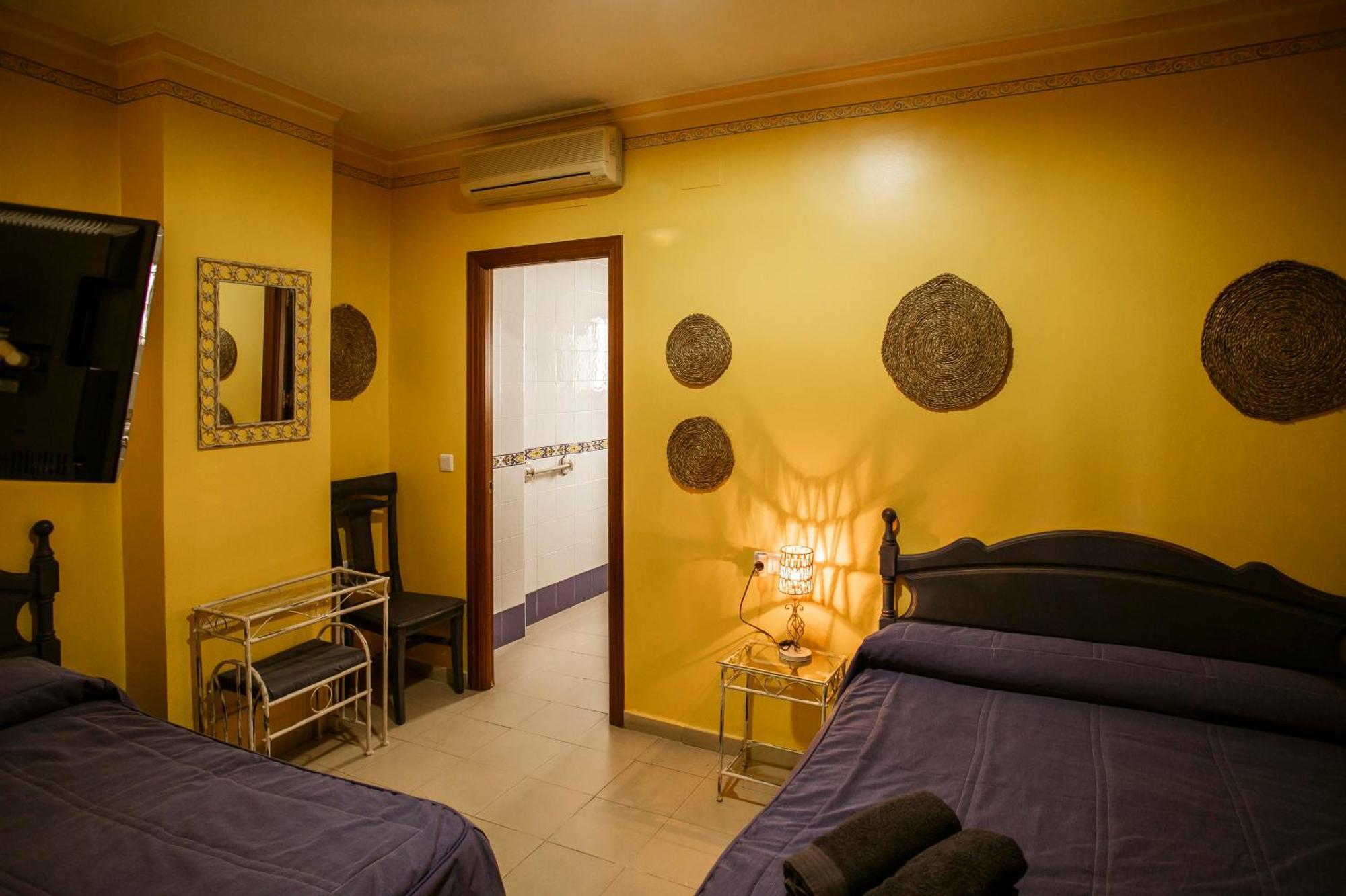 Pension Macarena Sevilla Bagian luar foto