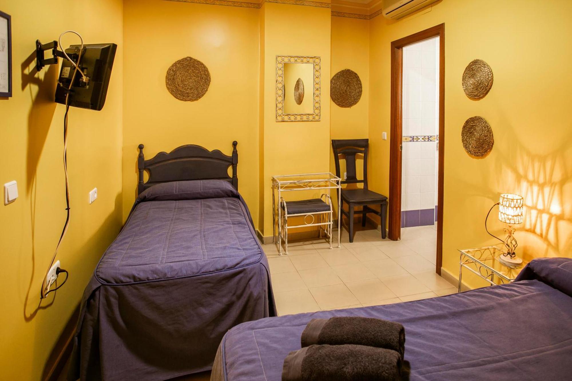 Pension Macarena Sevilla Bagian luar foto