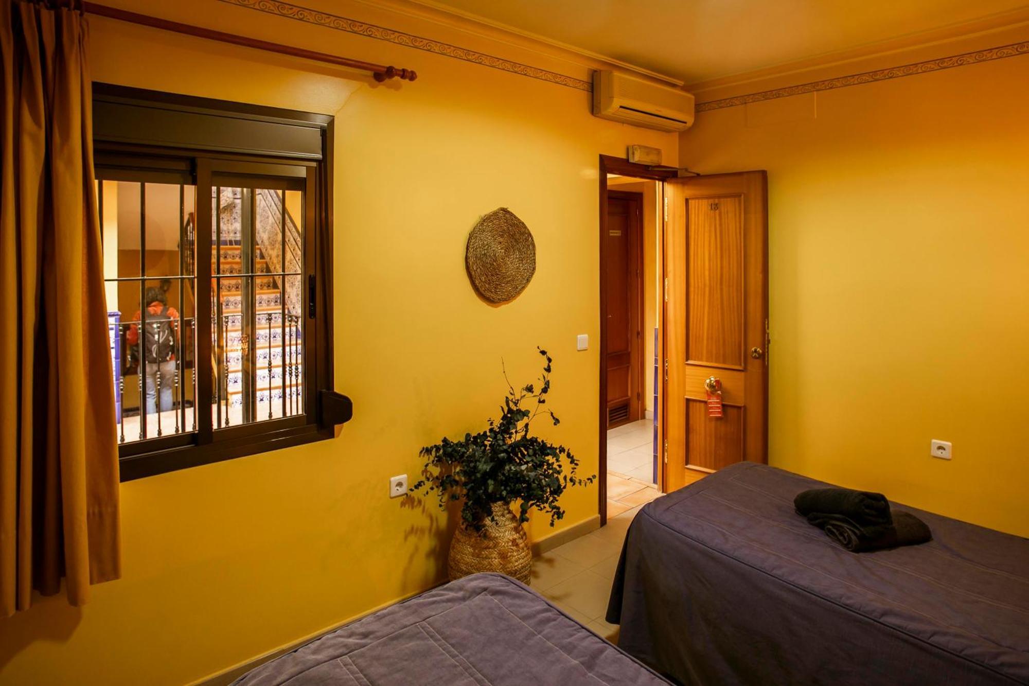 Pension Macarena Sevilla Bagian luar foto